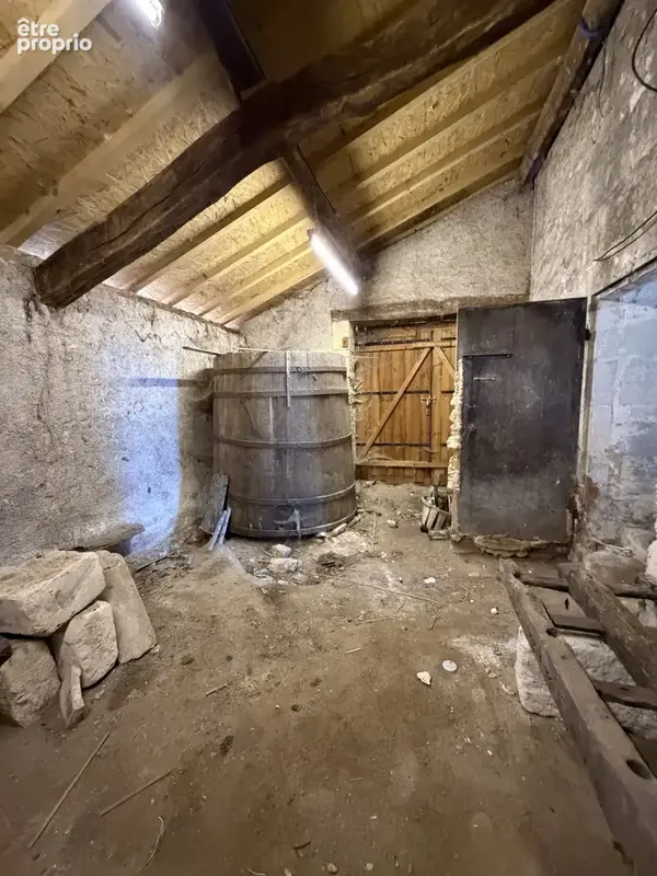 Authentique propriété en pierres à réinventer   Maison de caractère, dépendances et près de 2 hectares - photo 8