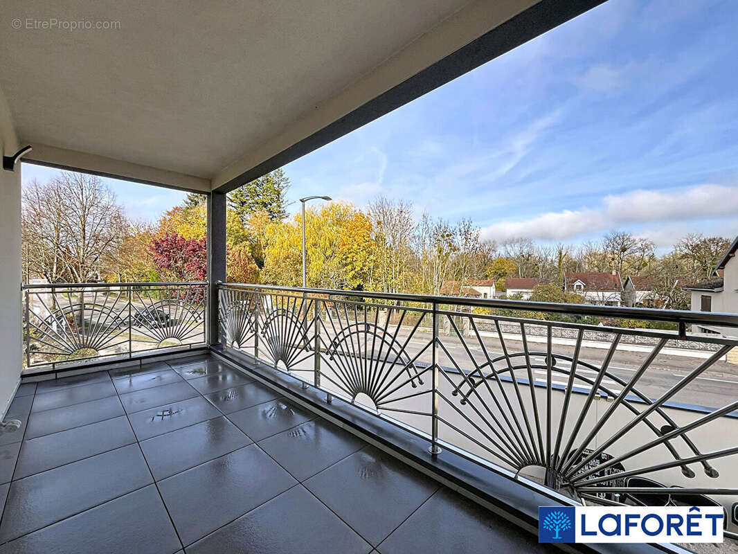 Maison à IS-SUR-TILLE