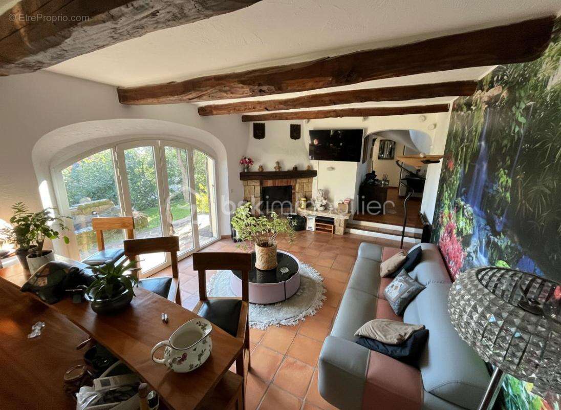 Maison de 180 m² avec vue mer, 3 chambres piscine et cuisine d’été sur un terrain de 780 m2 - photo 2