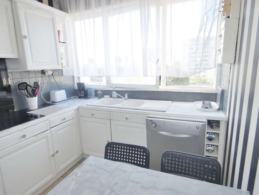 PONTOISE - APPARTEMENT 4 pces - 81 m2 - Cave - Place parking - - photo 8