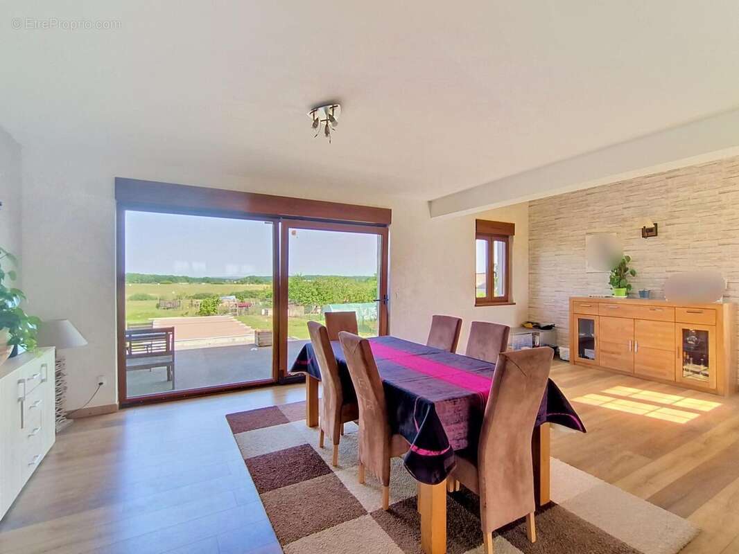 Maison 176 m² à Freybouse  - photo 2