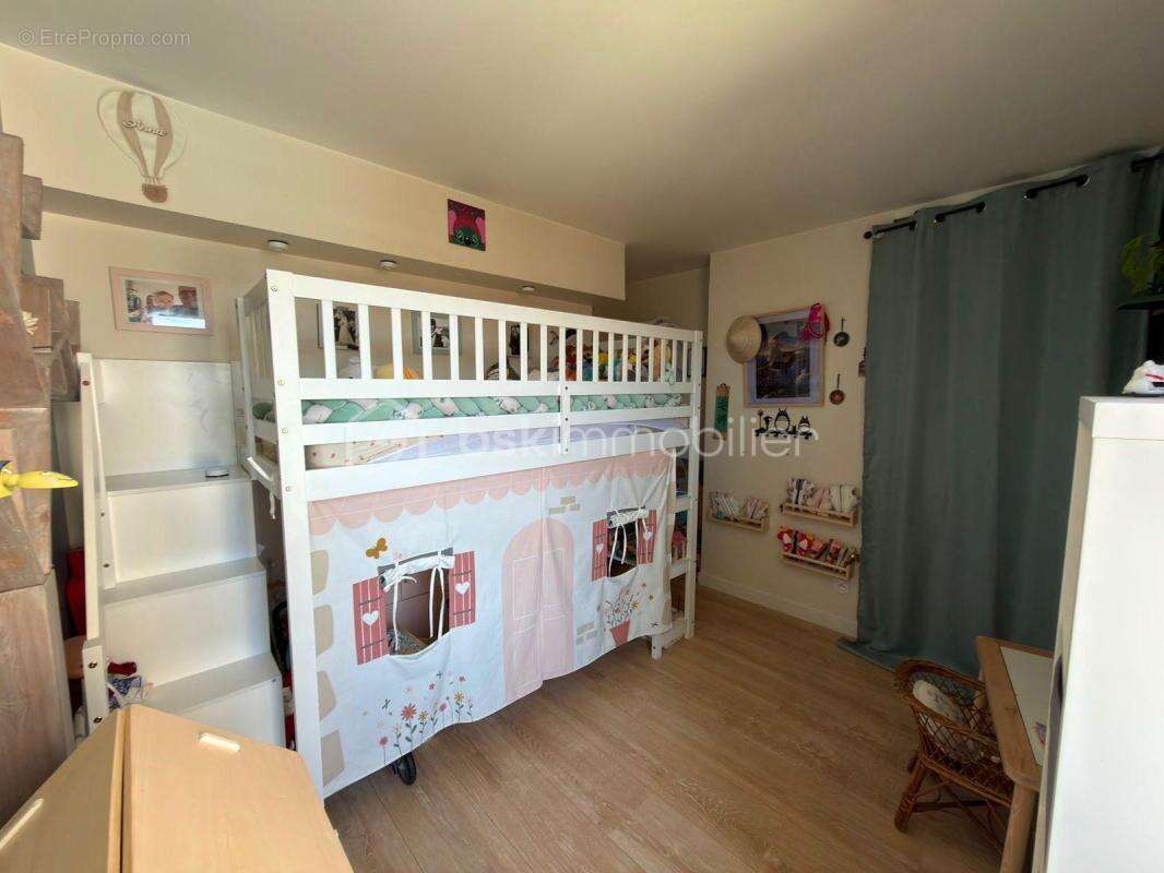 Appartement à BAILLY-ROMAINVILLIERS