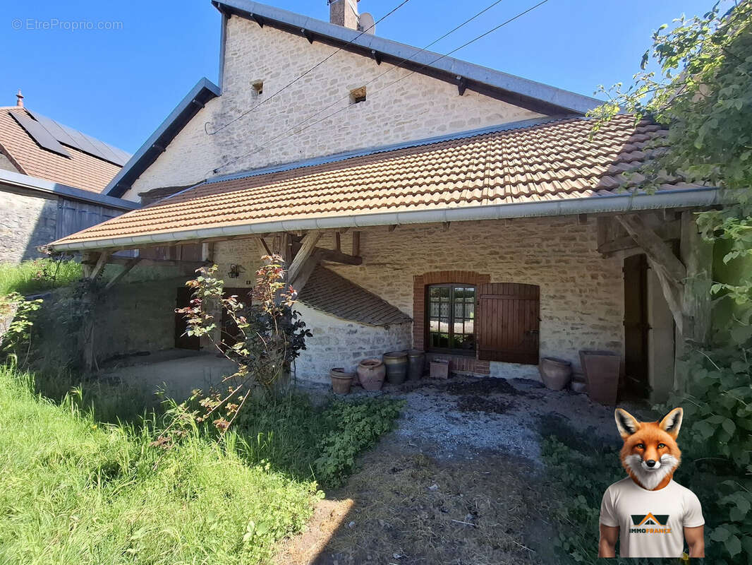 Maison à CHASSAGNE-SAINT-DENIS