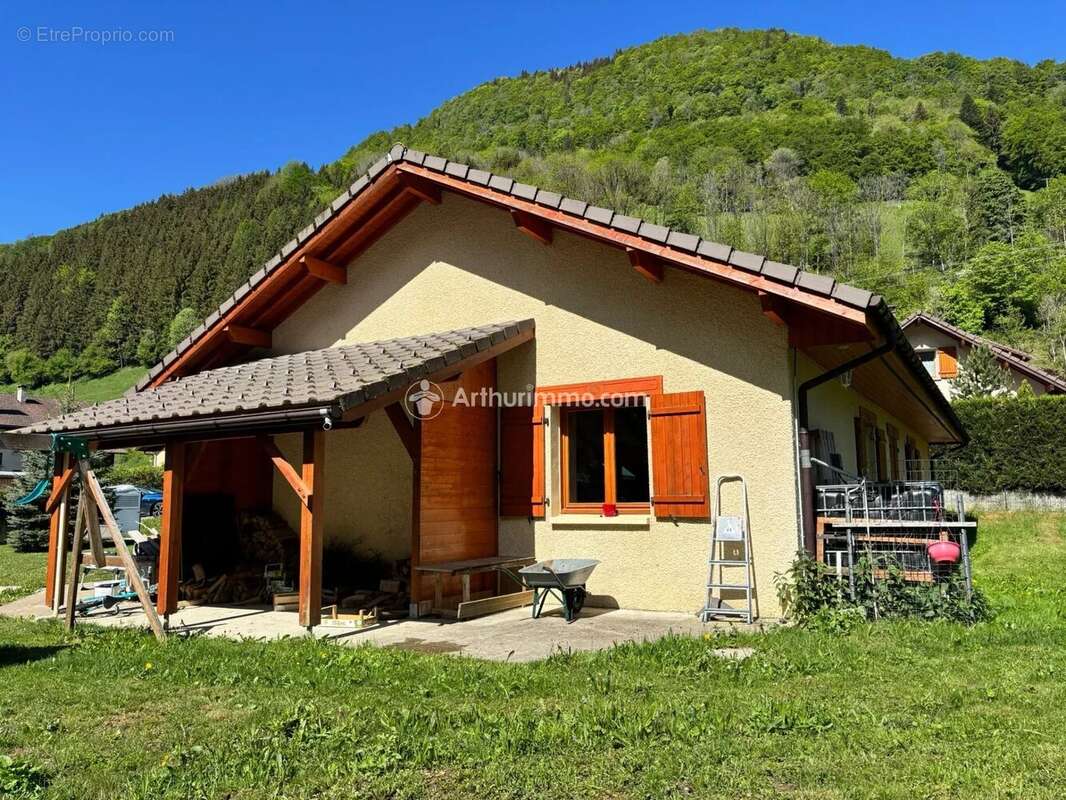 Maison à BELLEVAUX