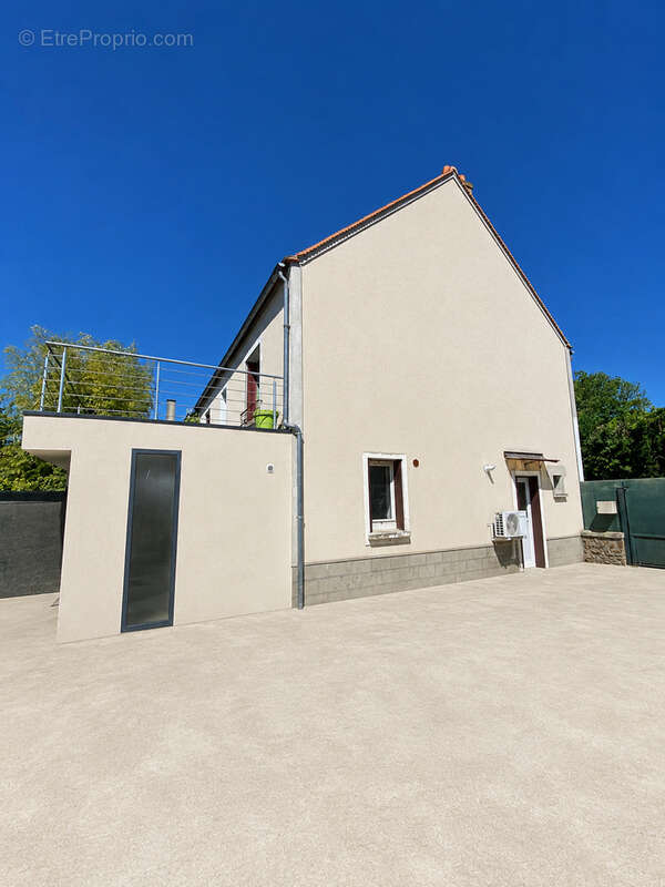Maison à OZOUER-LE-VOULGIS