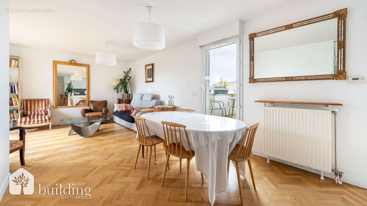 Appartement à COURBEVOIE