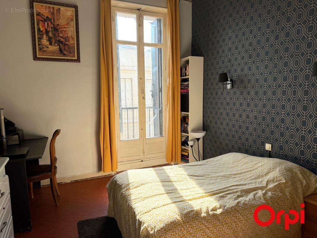Appartement à MARSEILLE-1E