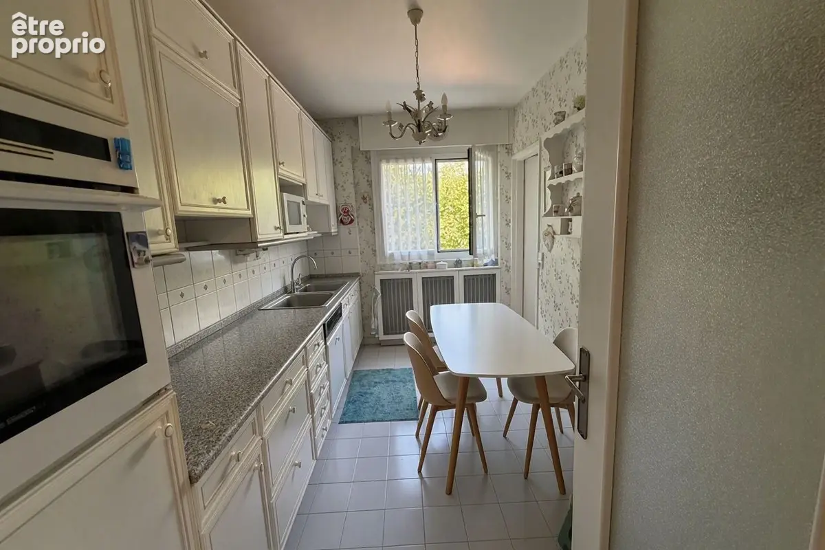 A vendre vaste  appartement à Saint Germain En Laye 5 pièce(s) 122.2 m2 - photo 5