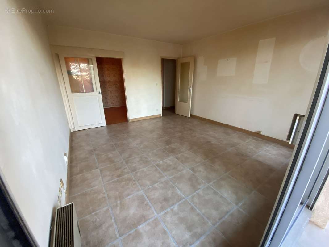 Mérignac Capeyron A vendre T2  balcon stationnement et cellier - photo 5