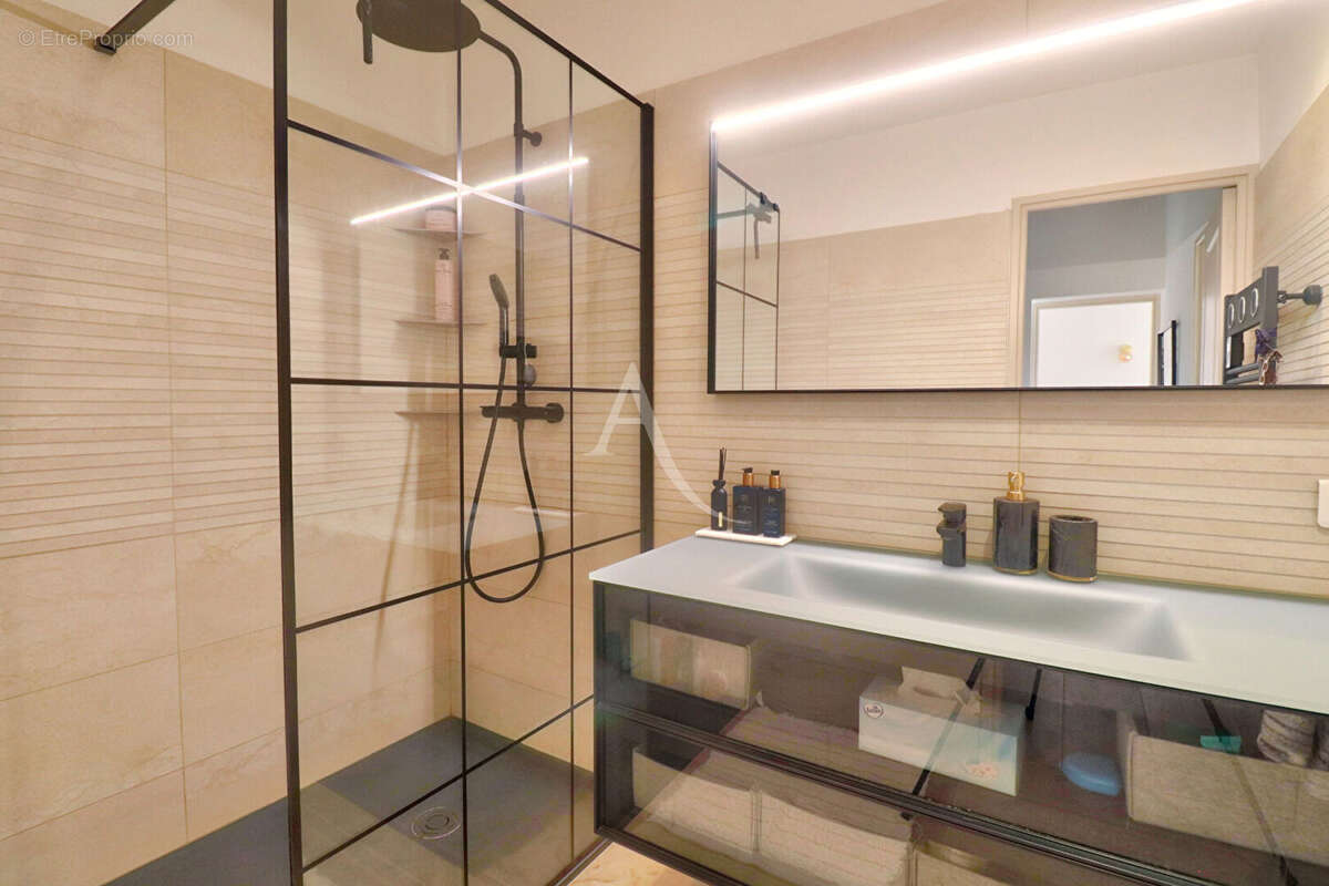 Maison à GREOUX-LES-BAINS