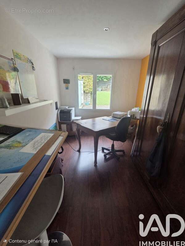 Maison 220 m² à Montlieu-La-Garde  - photo 5