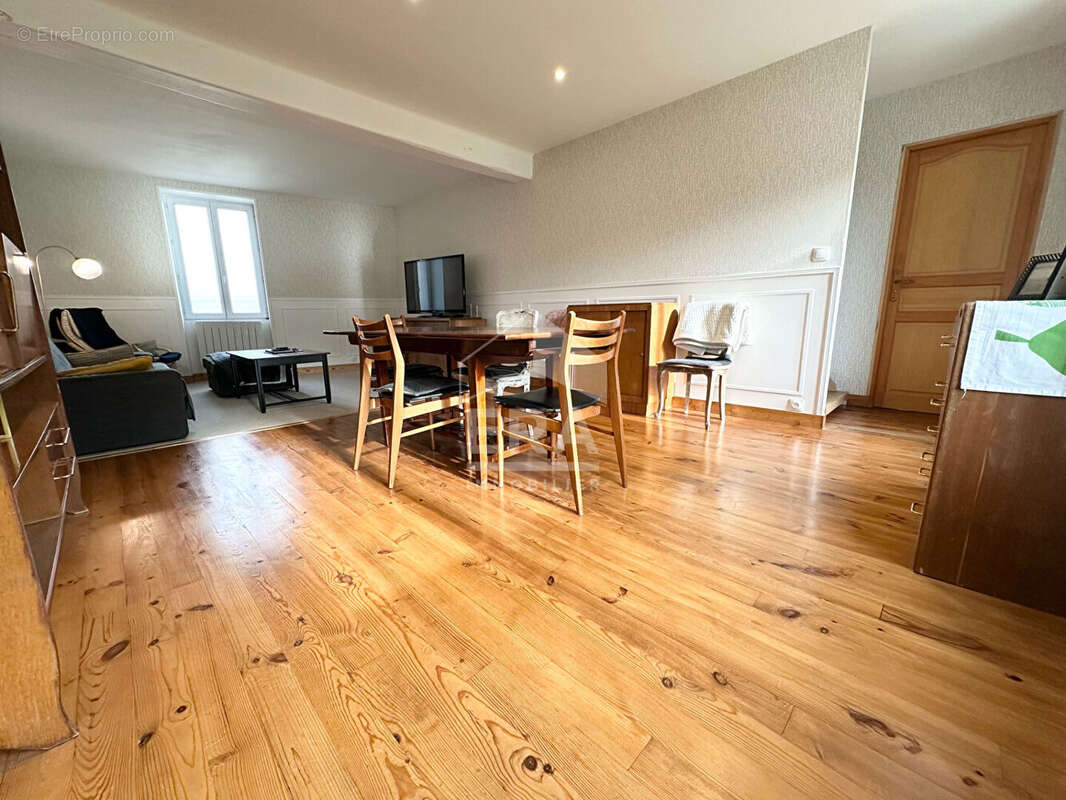 Maison à NOISY-RUDIGNON