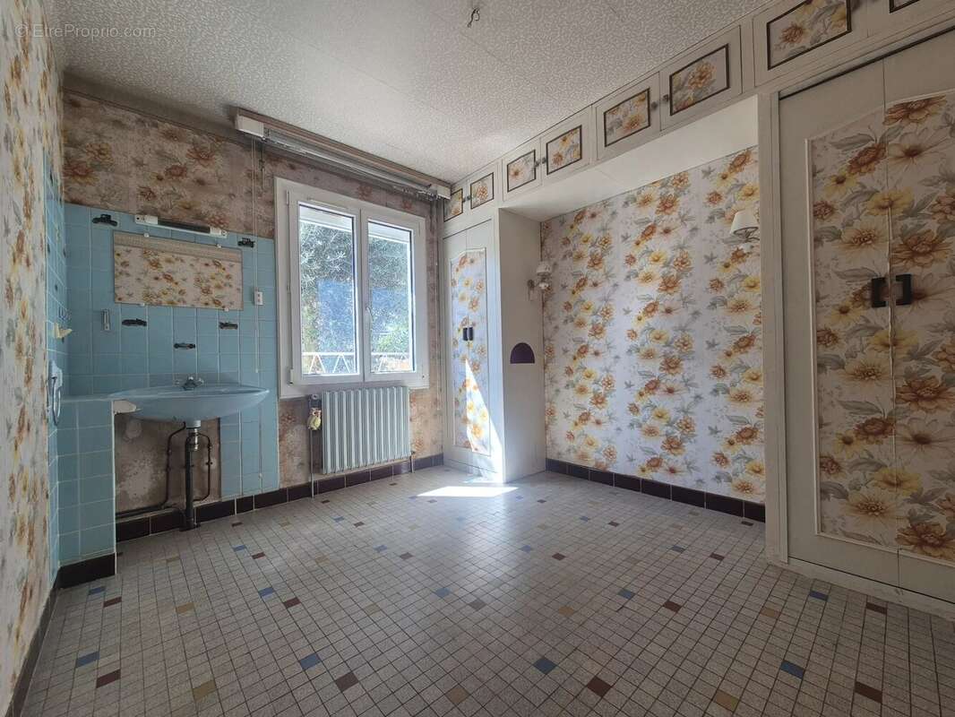 Pavillon 81 m² - laval - photo 4