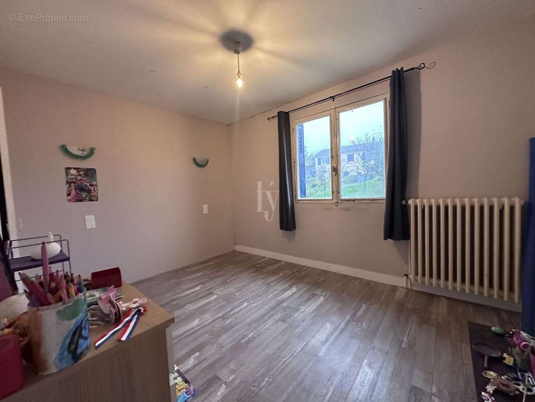 Maison à SAINT-GERMAIN-LES-BELLES