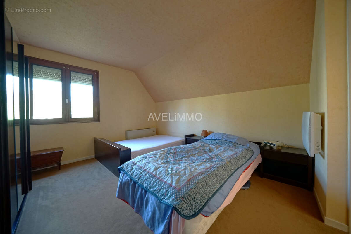 Maison à LA QUEUE-LES-YVELINES