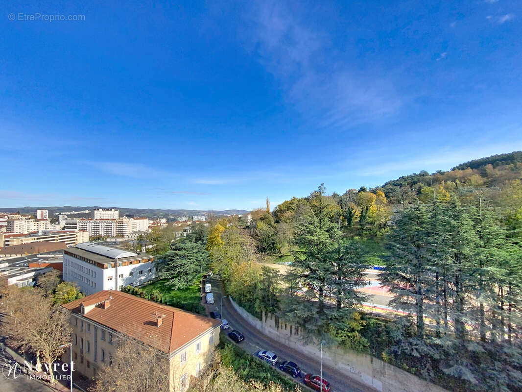 Appartement à SAINT-ETIENNE