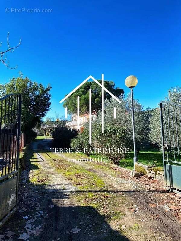 Maison à SAINT-PAUL-LE-JEUNE