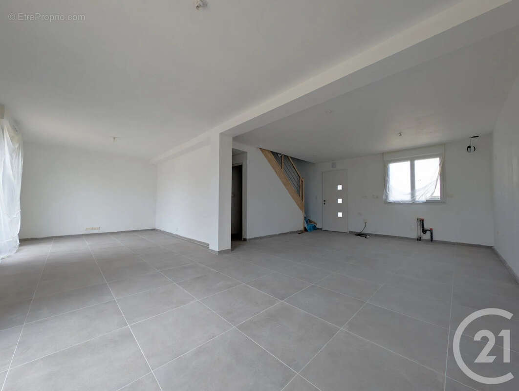 Maison 107 m² à Marzan  - photo 3