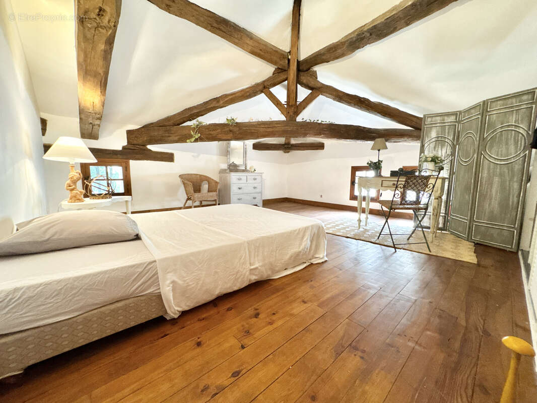 Propriété de prestige comprenant gîtes, une piscine et des dépendances - photo 16