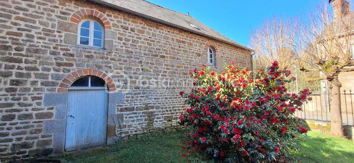 Maison à SAINT-BERTHEVIN-LA-TANNIERE