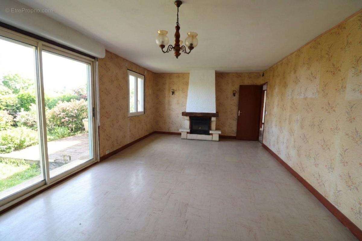 Maison à DONZY