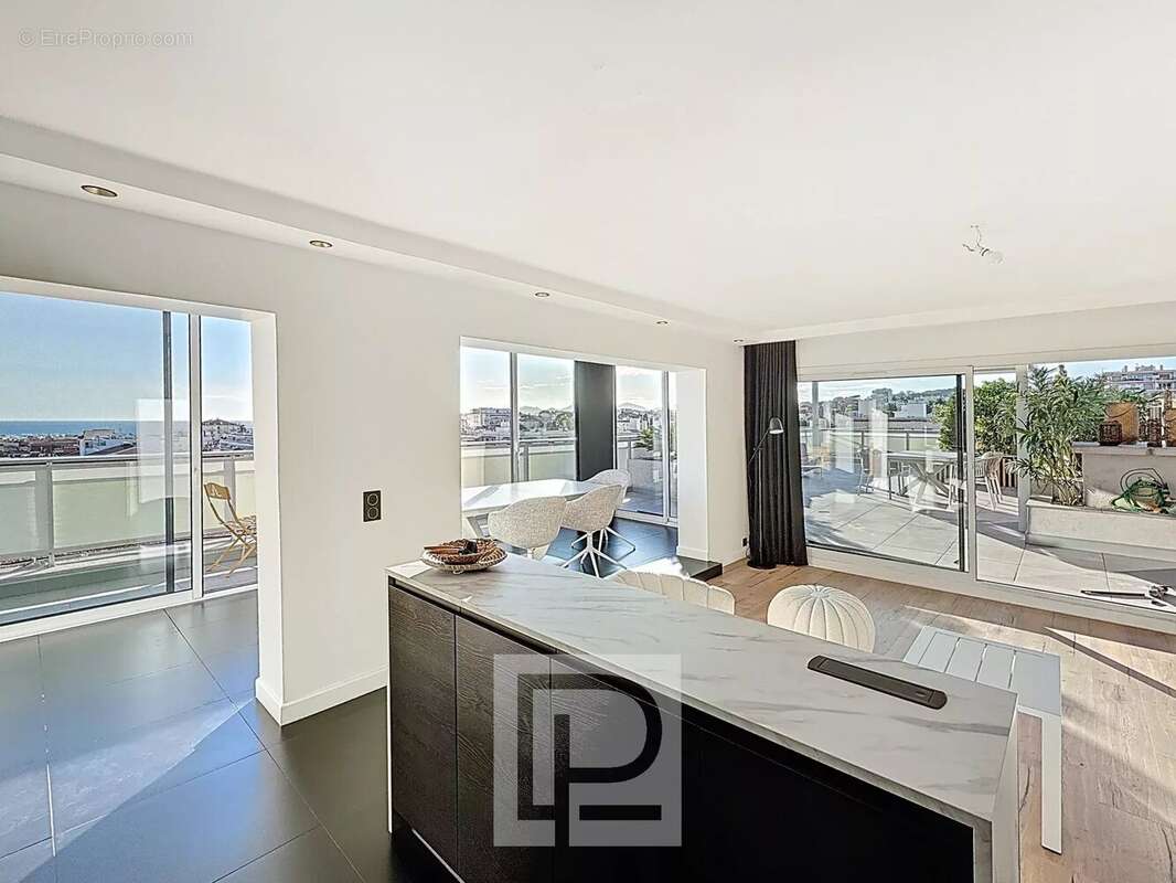 Quartier des Anglais - A 900m du centre-ville - Appartement entièrement rénové - photo 12