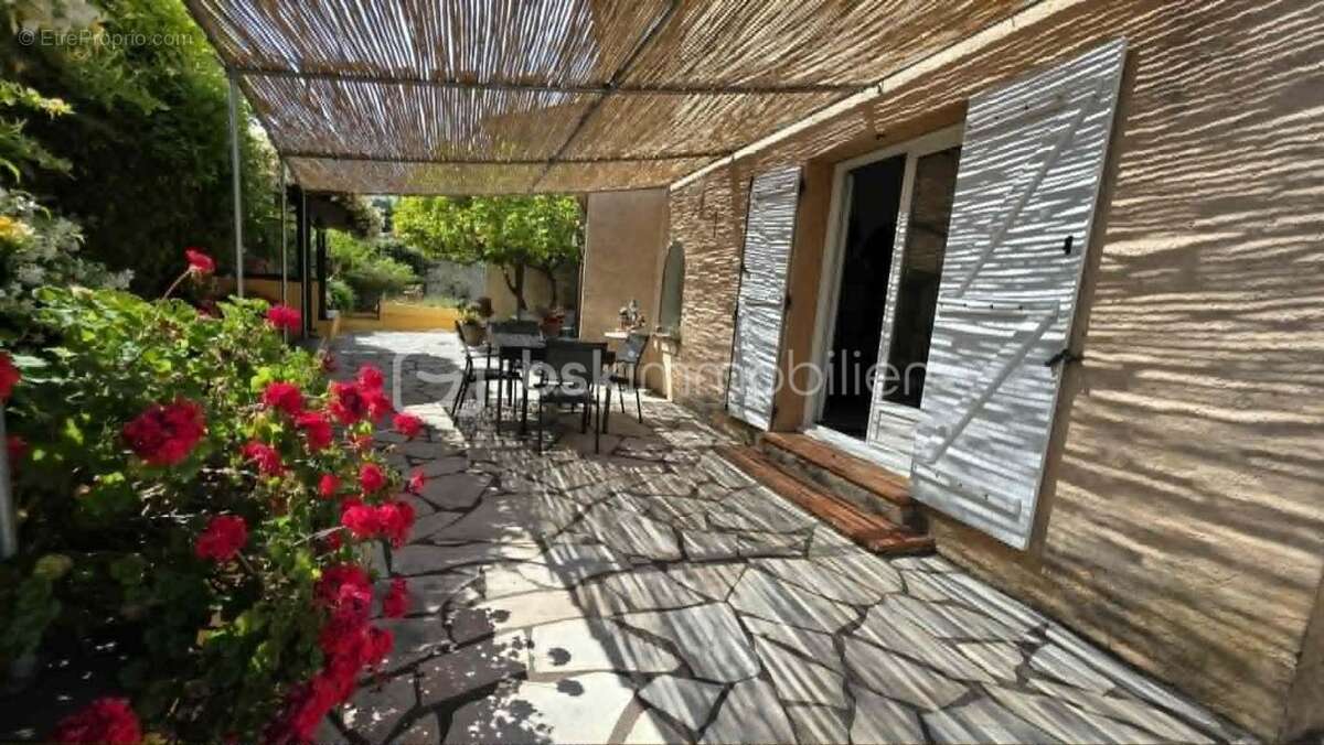 A cogolin (Var) - maison Traditionnelle 118 m² avec garage et piscine - photo 19