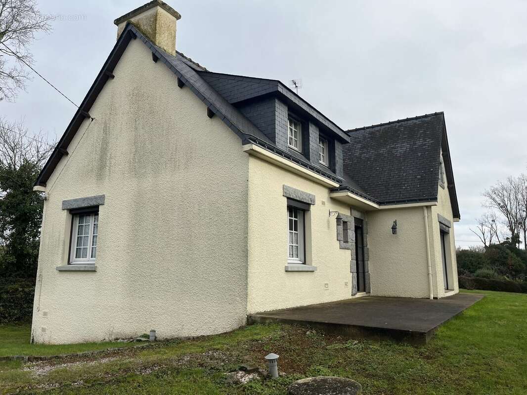 Maison à LOYAT