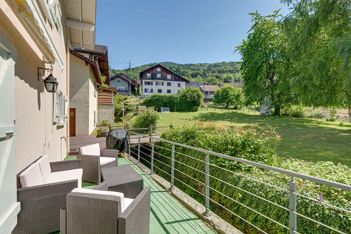 Maison Lugrin 6 pièces 99.75 m² avec jardin dans un secteur très calme. - photo 8