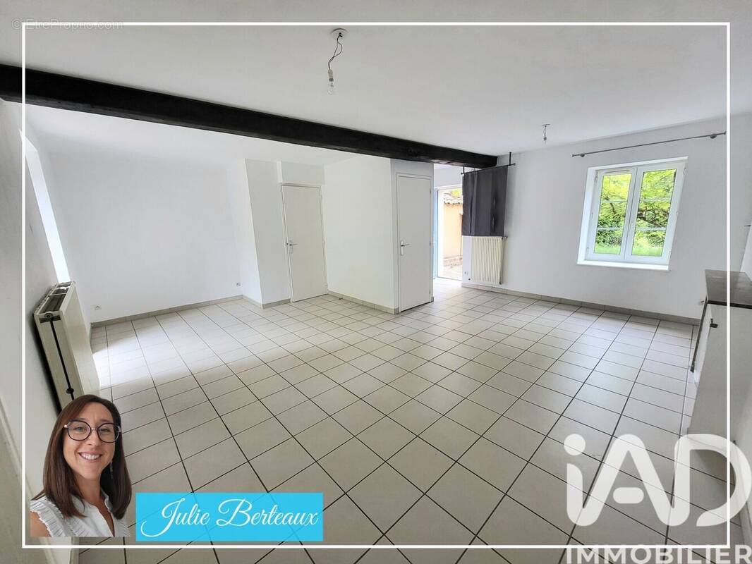 Photo 1 - Maison à SAINT-JUST-SAINT-RAMBERT
