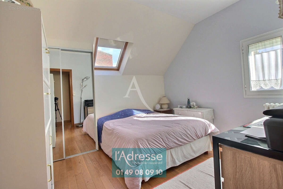 Appartement à L&#039;HAY-LES-ROSES