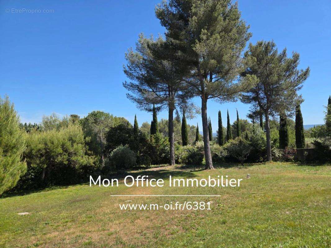 Référence : 6381-NGU. - Maison 12 pièces 376 m2 - photo 2