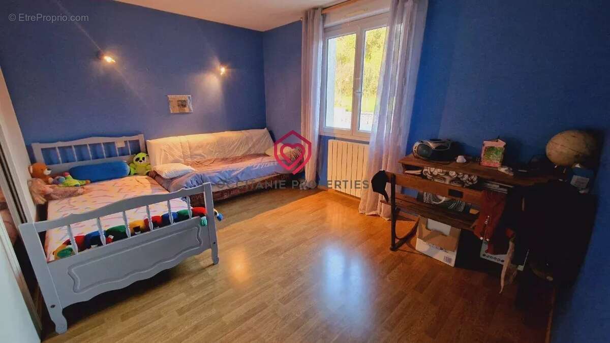 Maison à MERCENAC