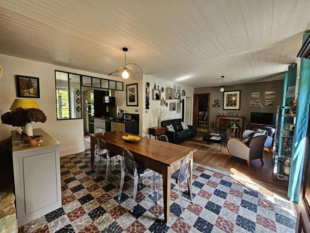 Maison à SAINT-MARCEL