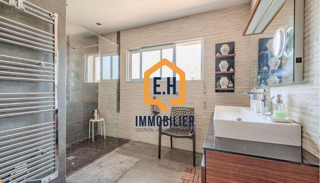 Maison à COLLOBRIERES