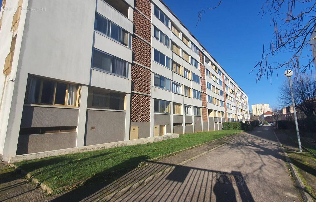 Appartement à CHENOVE