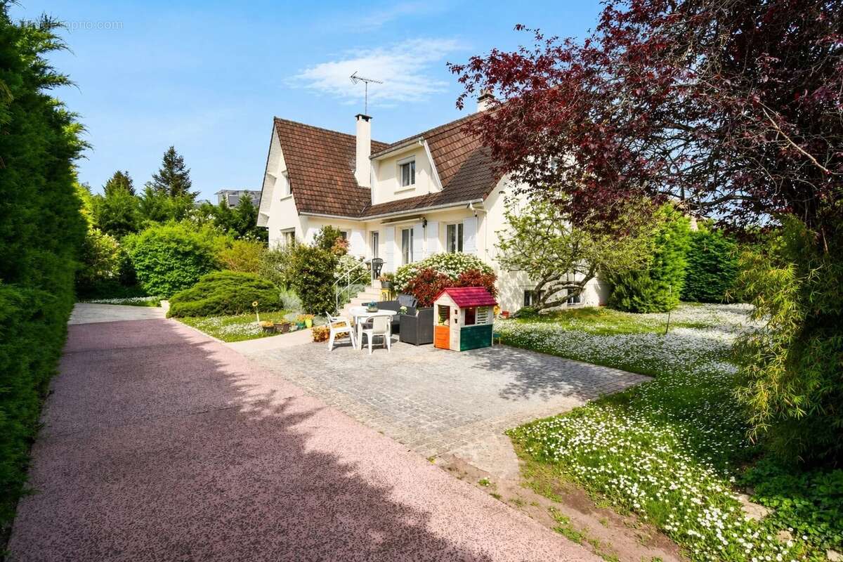 Maison à CROISSY-SUR-SEINE