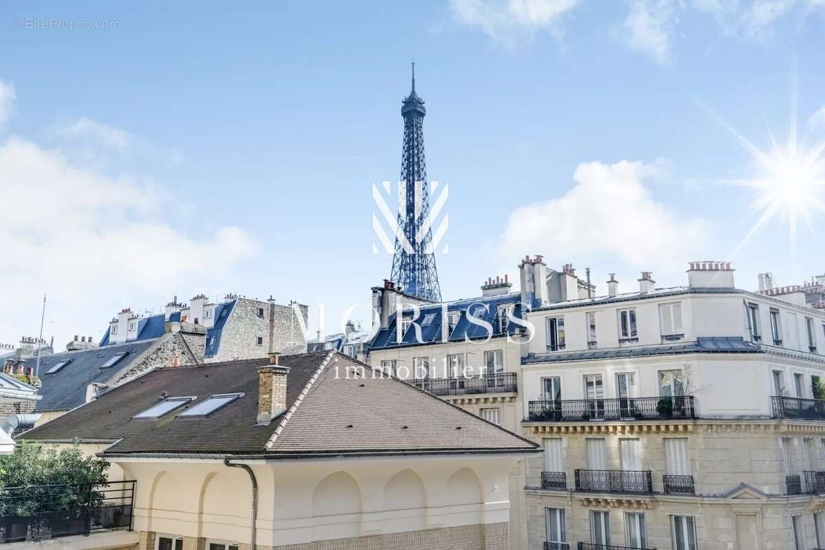 Appartement à PARIS-16E