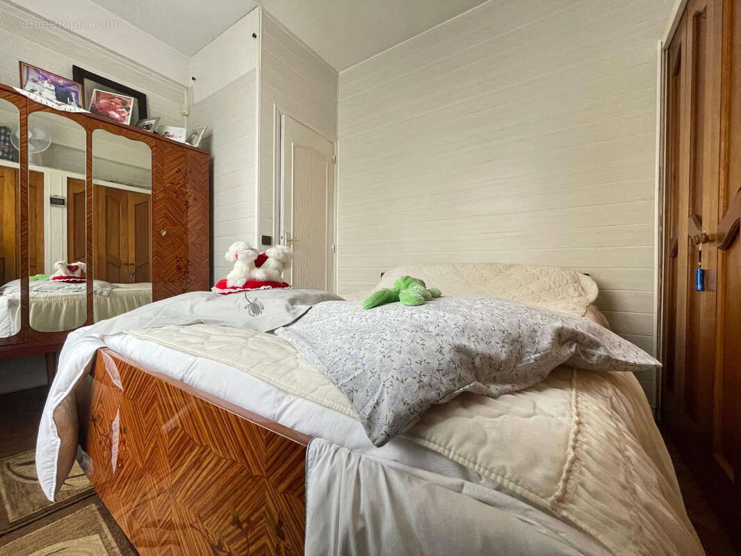 Appartement à LES PAVILLONS-SOUS-BOIS