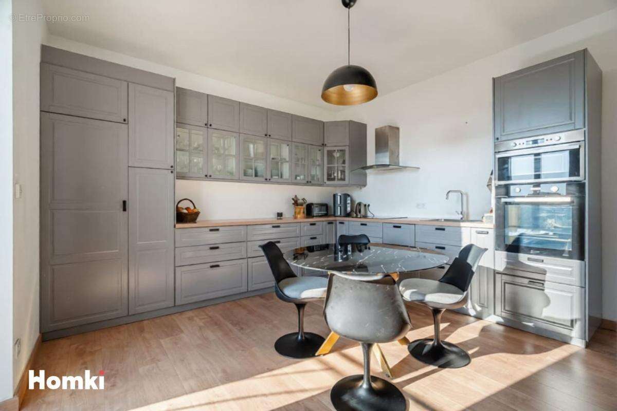 Appartement à MARSEILLE-12E