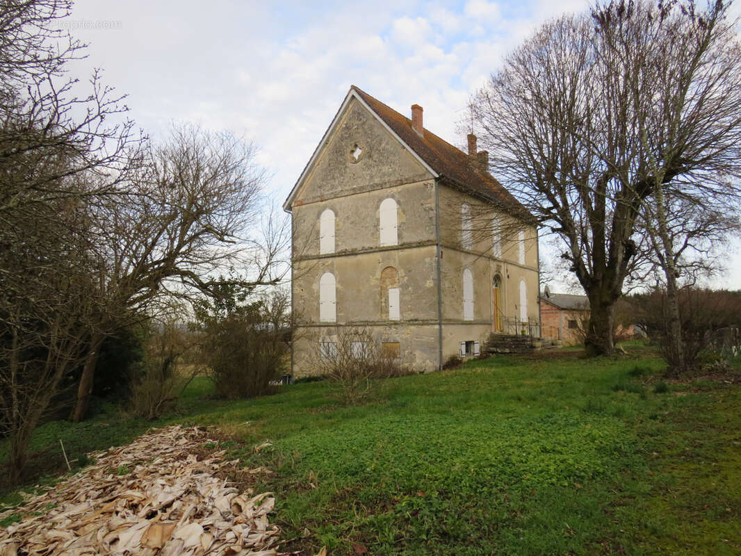 Maison à AIGUILLON