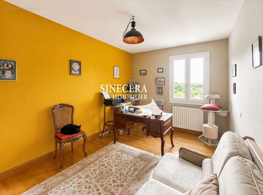Maison 225 m² à Saint-Privat-Des-Pres  - photo 7