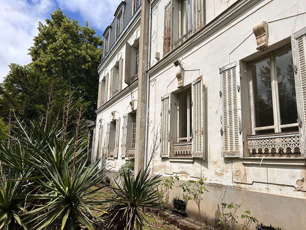 Maison de 6 pièce(s) 250m2 - photo 2