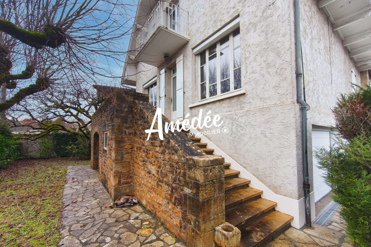 Maison à SAINT-CERE