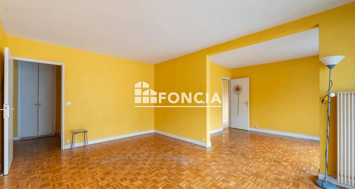 Appartement à PARIS-19E