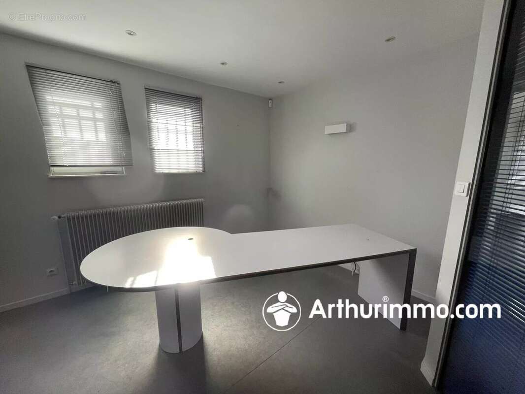 Commerce à TREVENANS