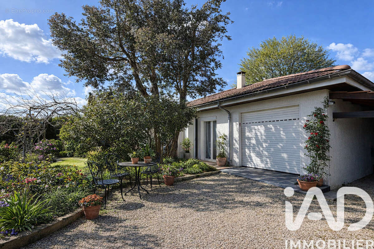 Photo 2 - Maison à MEYZIEU
