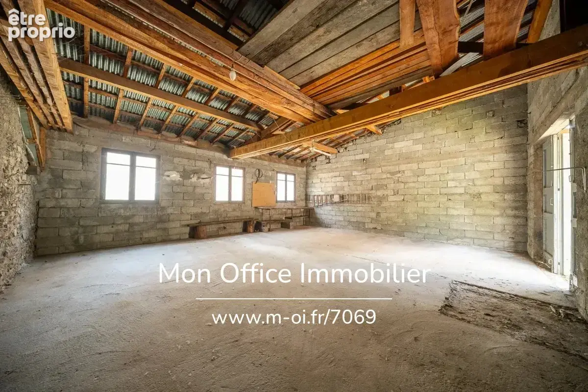 Référence : 7069-MTE - Maison 220 m² à rénover - centre village - photo 2