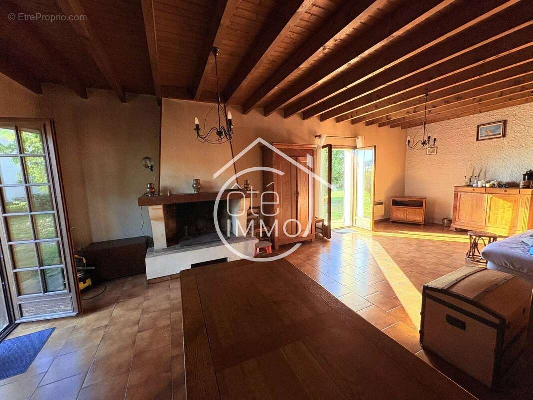 PRIGONRIEUX : Maison de plain-pied 5 pièces de 110m² avec jardin - photo 3