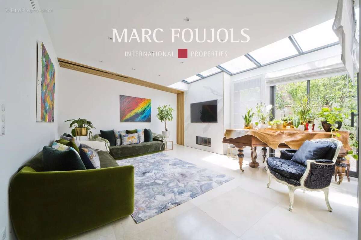 Maison à COURBEVOIE